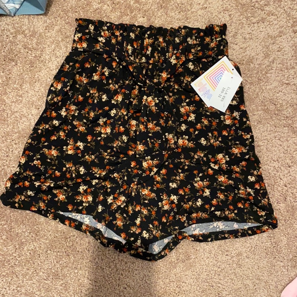 Brand new with tags lularoe Ella shorts xxs